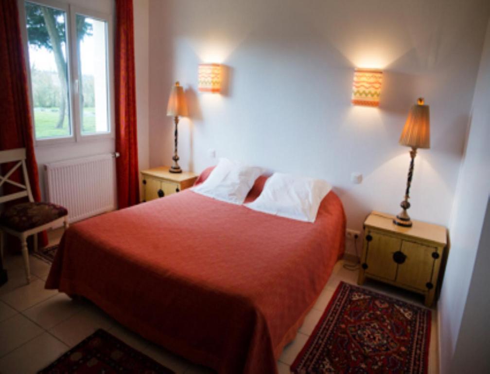 Le Petit Pont Otel Moncé-en-Belin Oda fotoğraf